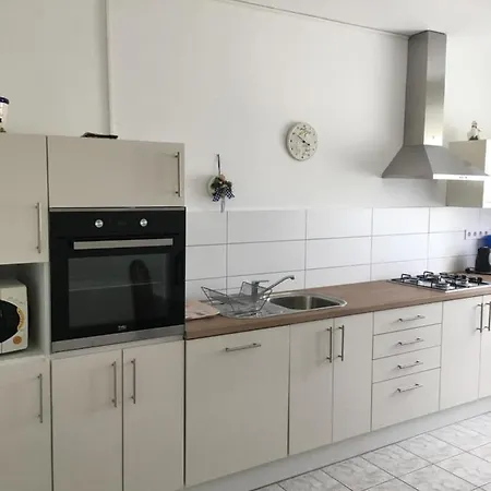 Maria Apartmanhaz * 잘라카로쉬
