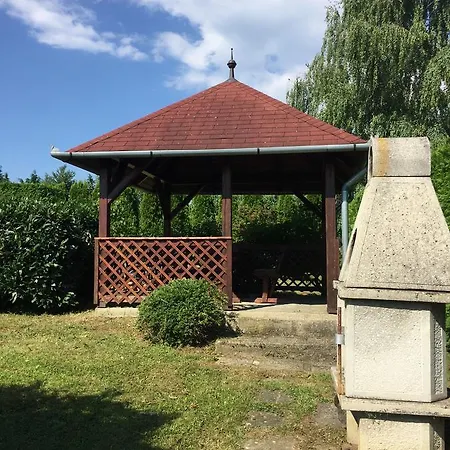 Maria Apartmanhaz Διαμέρισμα Zalakaros