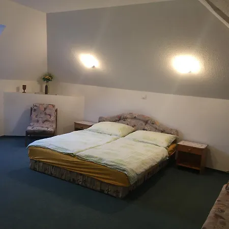 Maria Apartmanhaz アパート