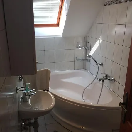 Maria Apartmanhaz アパート *